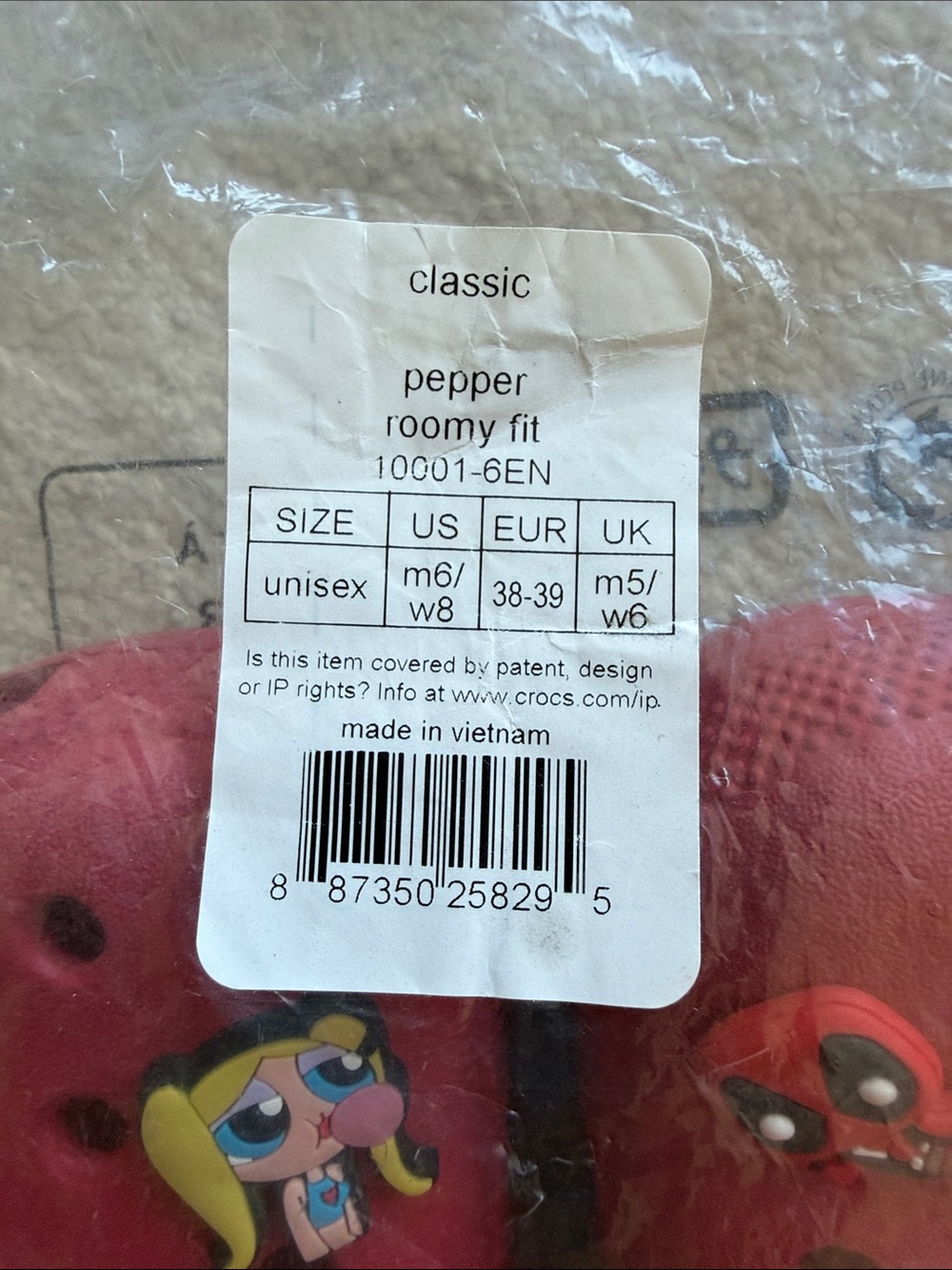 Red crocs - Picture 2 of 6